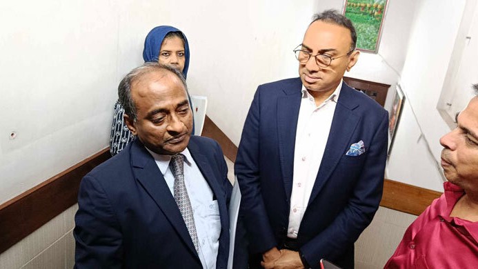 আপনারাও ক্ষতিগ্রস্ত হবেন, আসুন সুরাহা করি ভারতকে বাণিজ্য সচিব