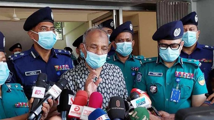 তারেক রহমানের দেশে ফিরতে বাধা নেই: স্বরাষ্ট্র উপদেষ্টা