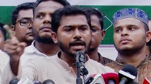 নুরুল হক নুর আইসিইউতে