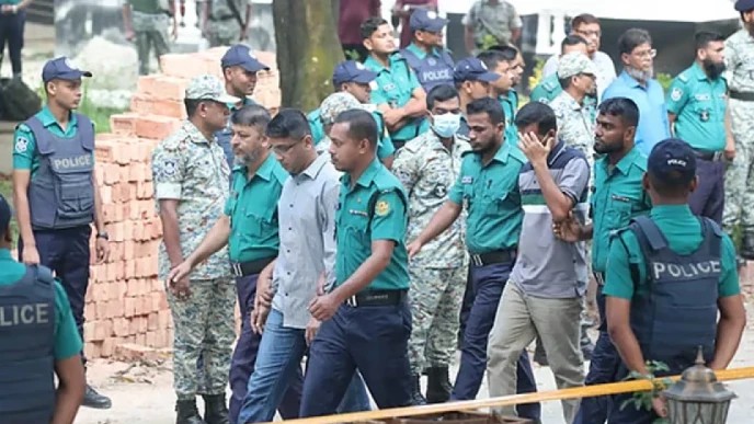 ১৫ সেনা কর্মকর্তাকে কারাগারে পাঠানোর নির্দেশ